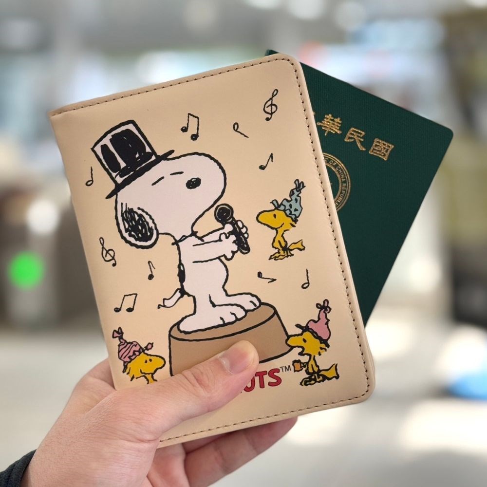 KITTY 史努比 防盜護照夾 筆記本夾 醫療夾 收納套 證件夾